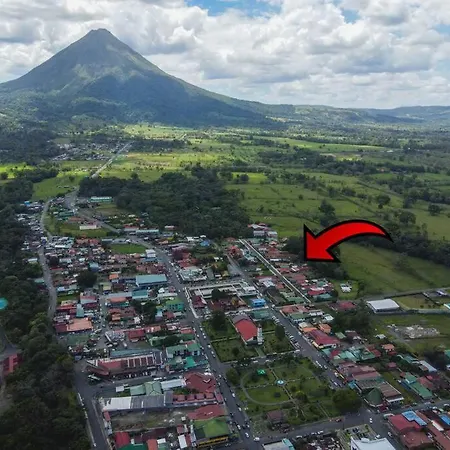 La Fortuna Donwtown Dreams Exterior photo