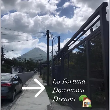 La Fortuna Donwtown Dreams Exterior photo
